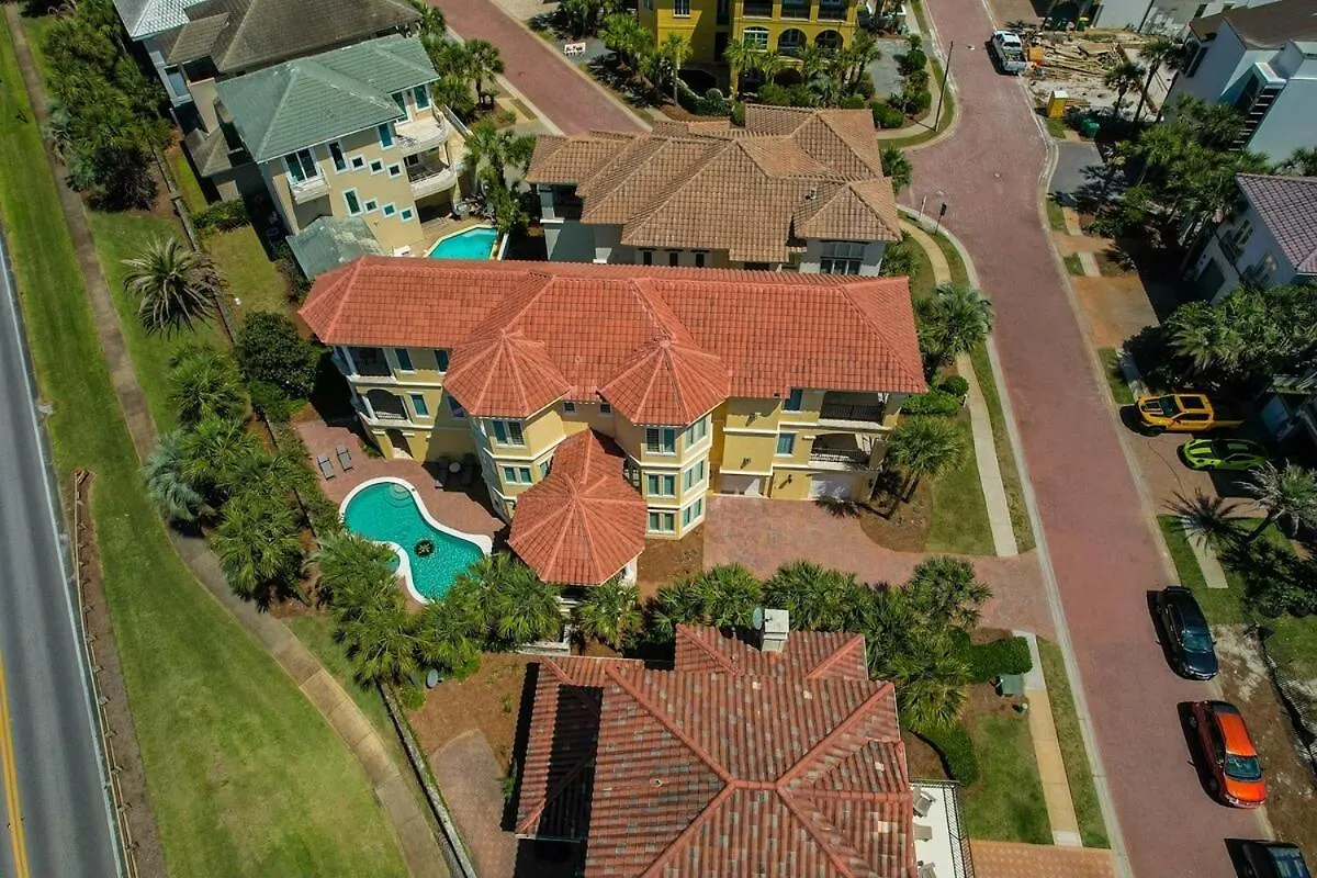All Decked Out This Is The One You Want Gulf Front Views 4 Less Destin Holiday home
