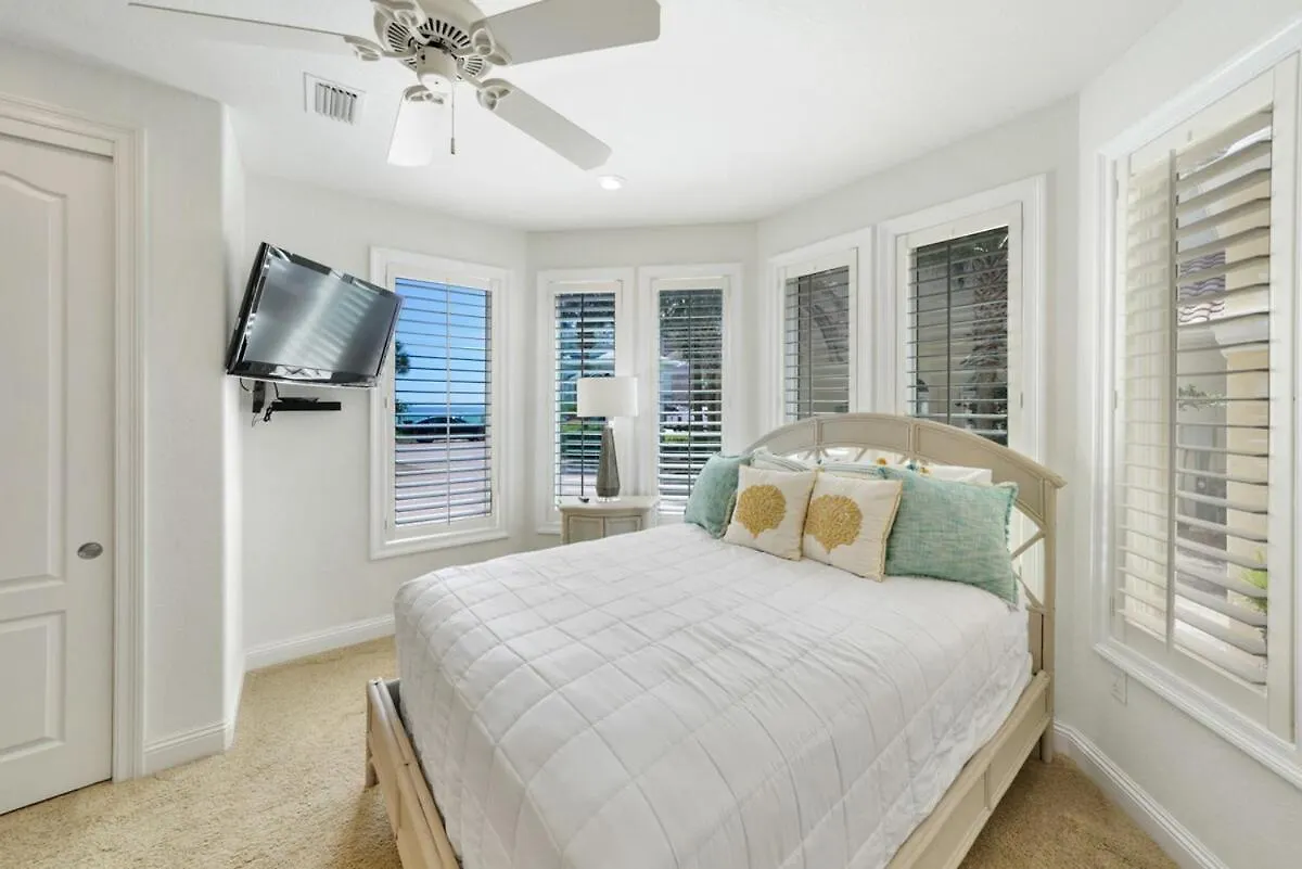 All Decked Out This Is The One You Want Gulf Front Views 4 Less Destin